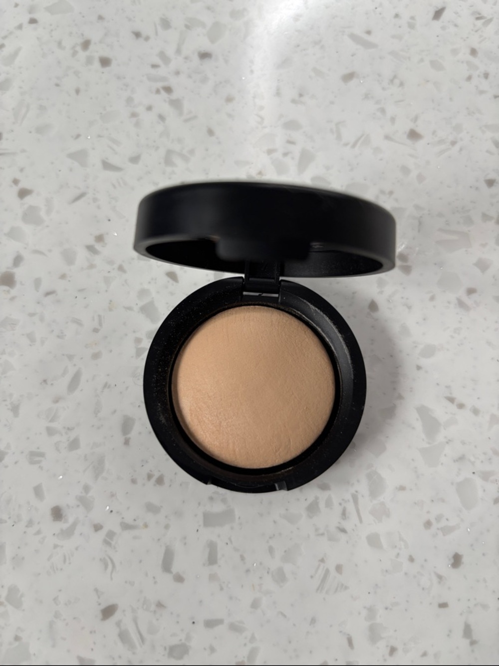French Vanilla Laura Geller Baked Highlighter